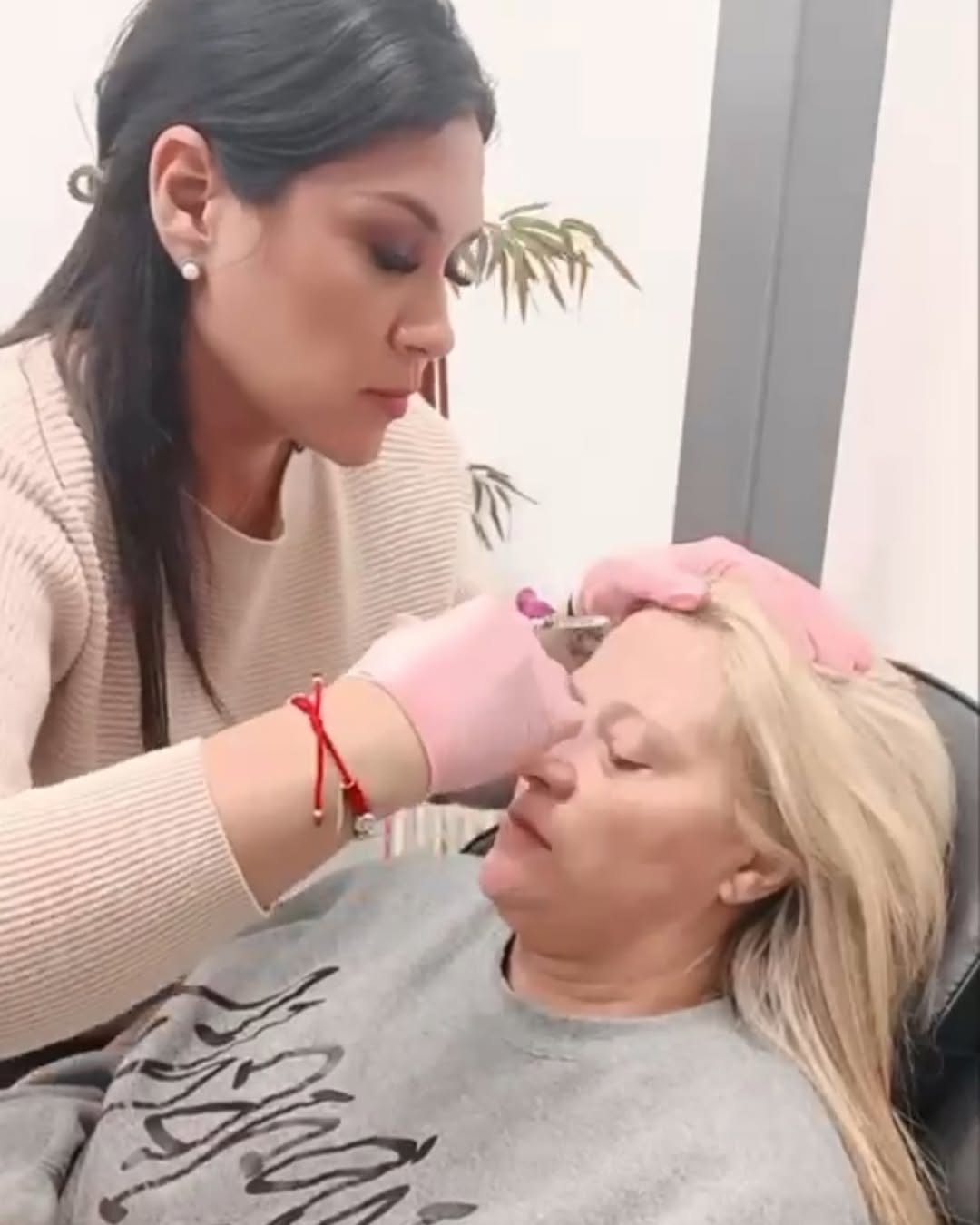 ✨ Smooth, refreshed, and confident — that’s the Botox glow ✨Say goodbye to fine lines and hello